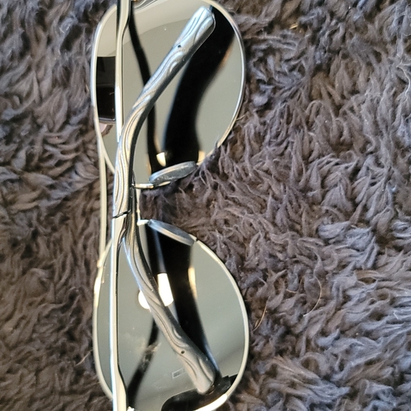 Black sunglasses - Picture 3 of 3